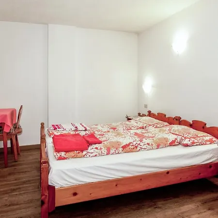 דירה Comfortable In With Balcony ליביניו